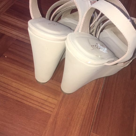 need gone asap !!!! - Picture 2 of 2